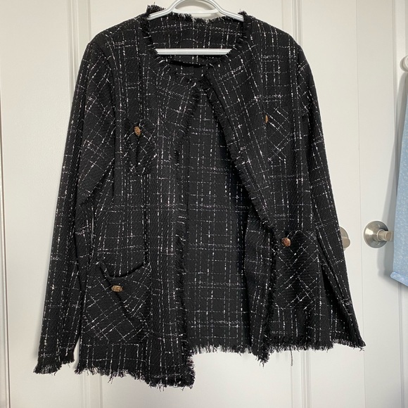 NWOT Button detail Plaid Fringe Edge Tweet Jacket - Picture 9 of 11